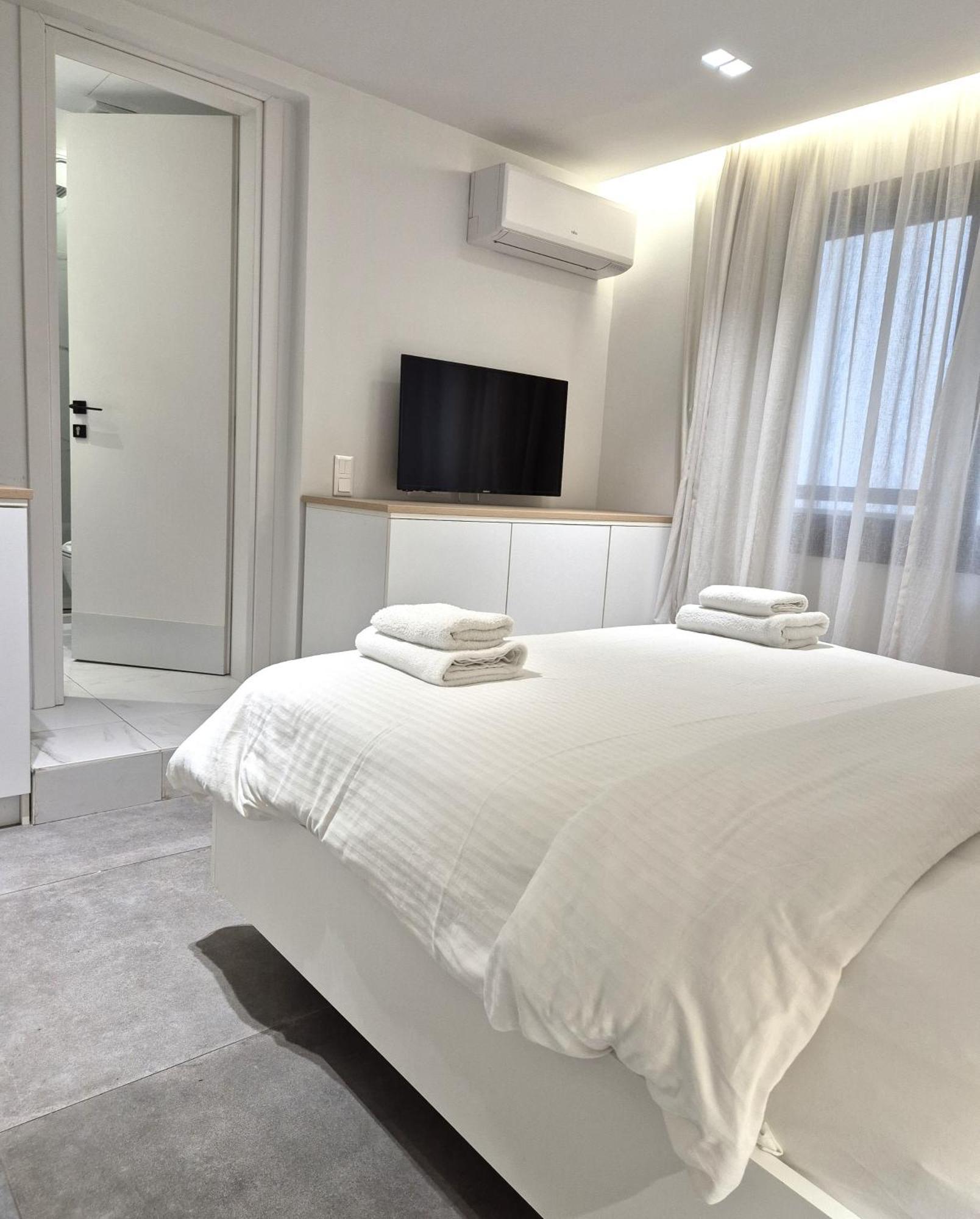 The Dazzling Glimpse Acropolis Suites Атина Екстериор снимка